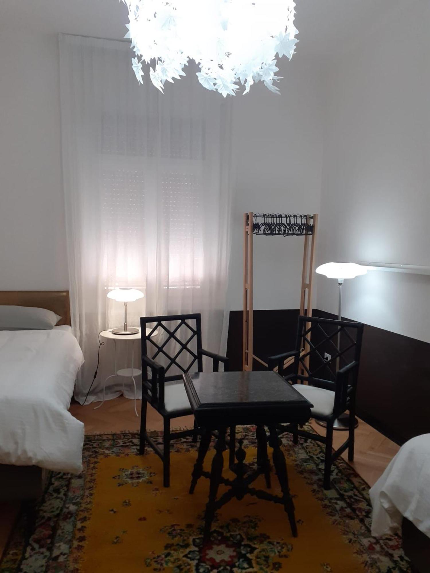 La Casa Di Gatsby Lusso In Pieno Centro Con Parcheggio Apartment Gorizia Bagian luar foto
